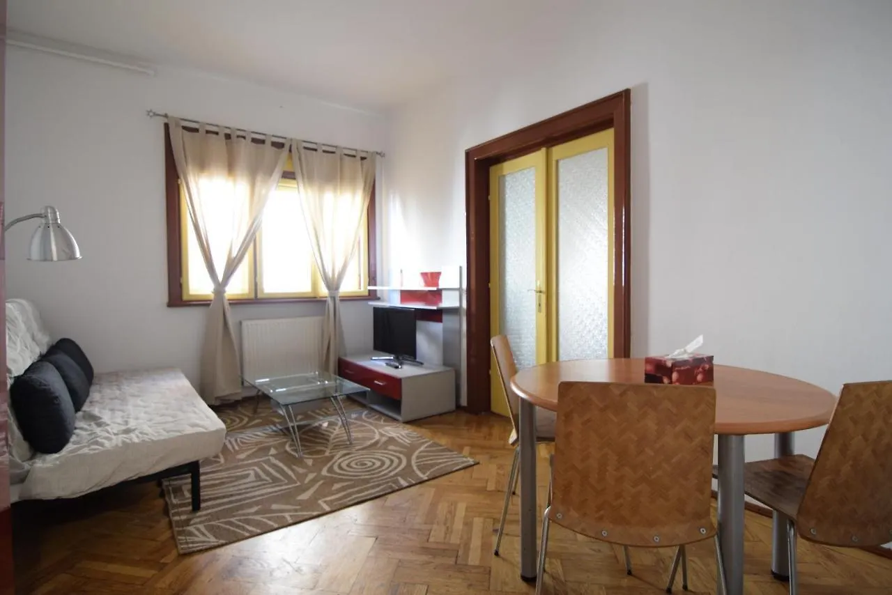 Apartment Resedinta Lui Calin - Park Izvor - Old City Bucharest