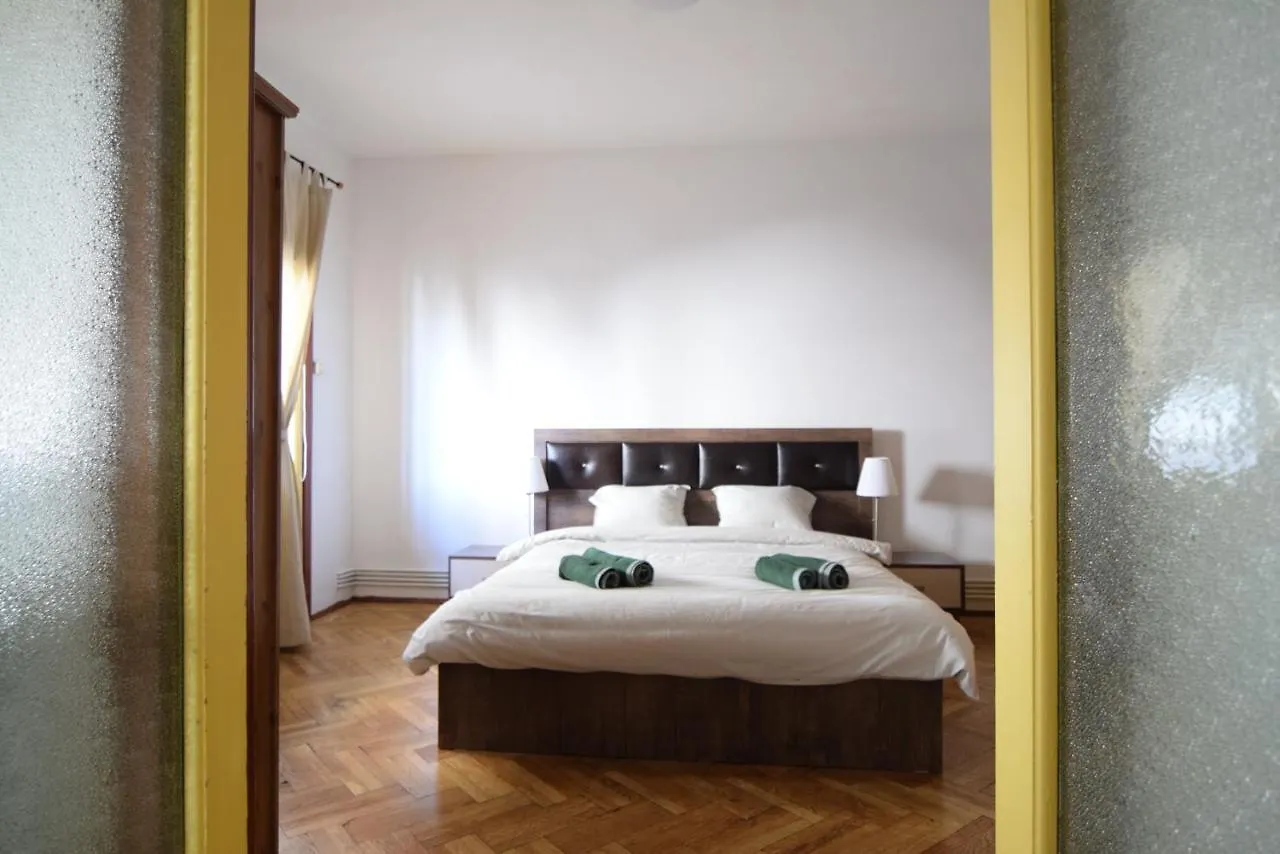 Apartment Resedinta Lui Calin - Park Izvor - Old City Bucharest