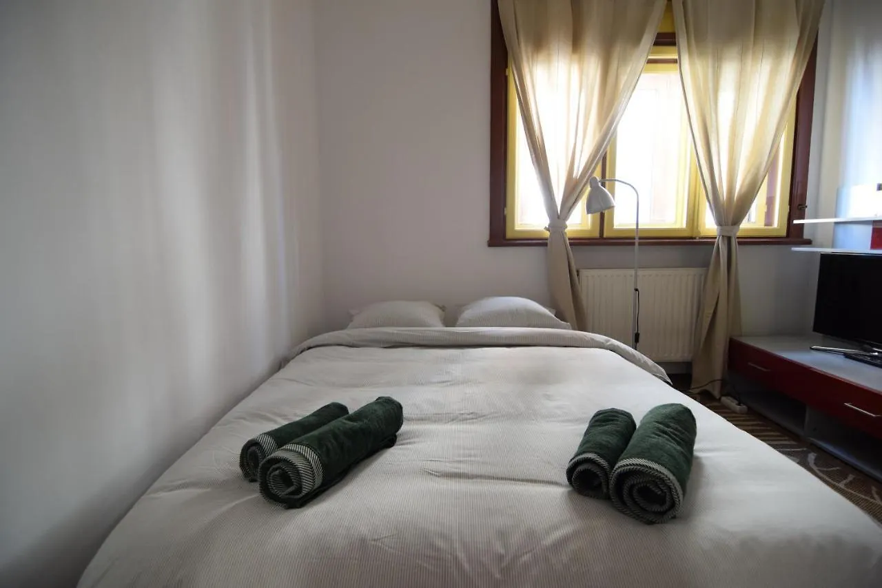 Apartment Resedinta Lui Calin - Park Izvor - Old City Bucharest Romania