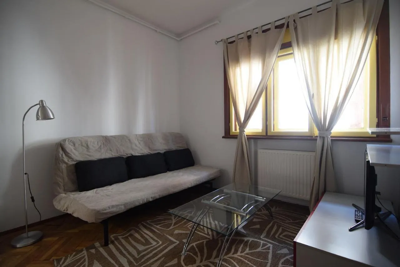 Resedinta Lui Calin - Park Izvor - Old City Bucharest Apartment