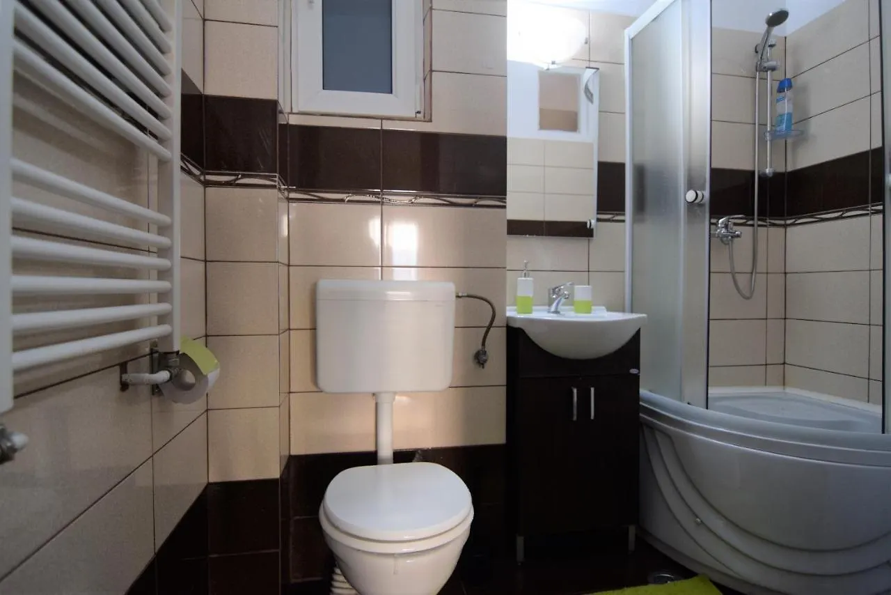 Apartment Resedinta Lui Calin - Park Izvor - Old City Bucharest